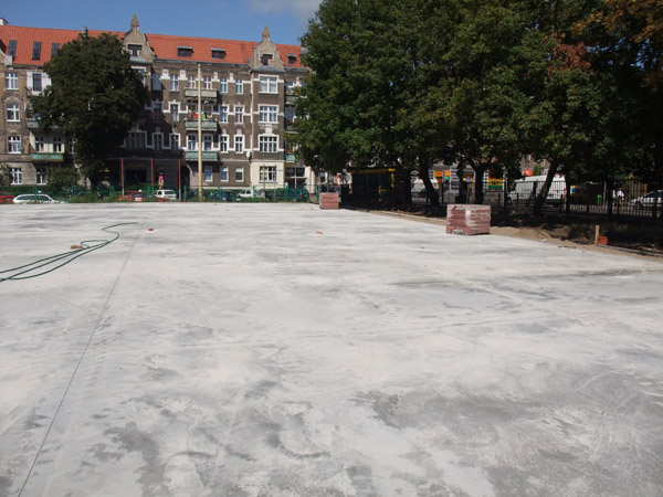 Zagospodarowanie terenu kwartału śródmiejskiego al. Piastów, Jagiellońska, - etap I: budowa boiska sportowego na terenie Szkoły podstawowej nr 1 przy al. Piastów 6 w Szczecinie Zagospodarowanie terenu kwartału śródmiejskiego al. Piastów, Jagiellońska, - etap I: budowa boiska sportowego na terenie Szkoły podstawowej nr 1 przy al. Piastów 6 w Szczecinie
